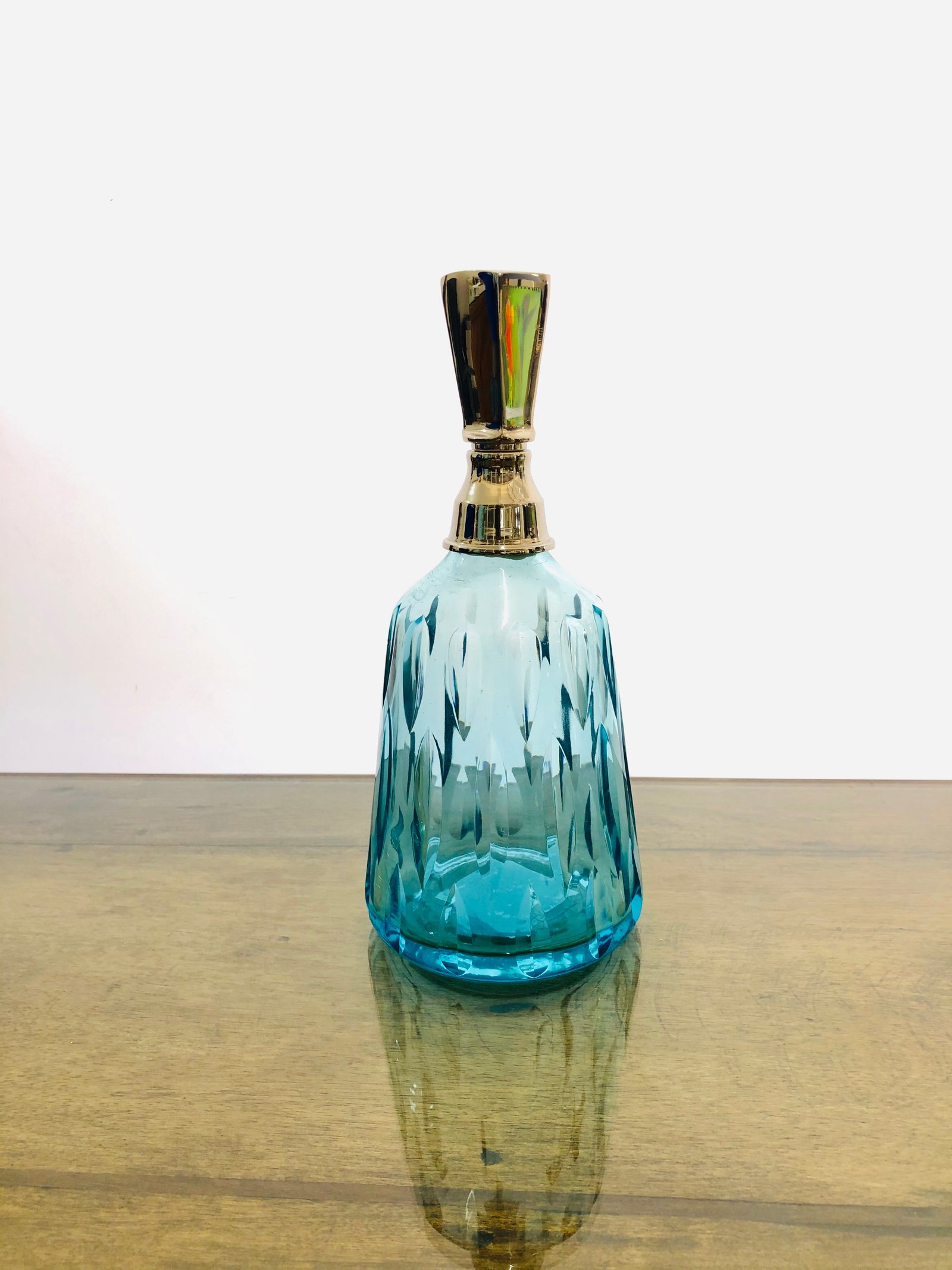 Elegant Ribbed Decanter