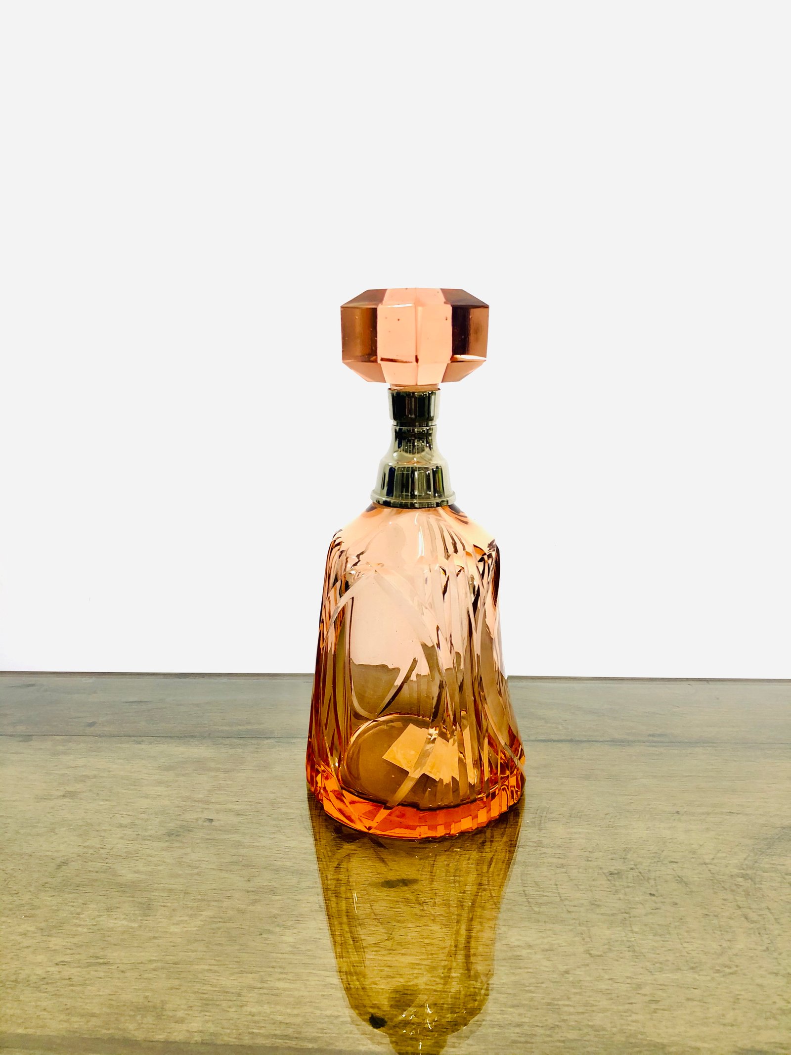Elegant Ribbed Decanter
