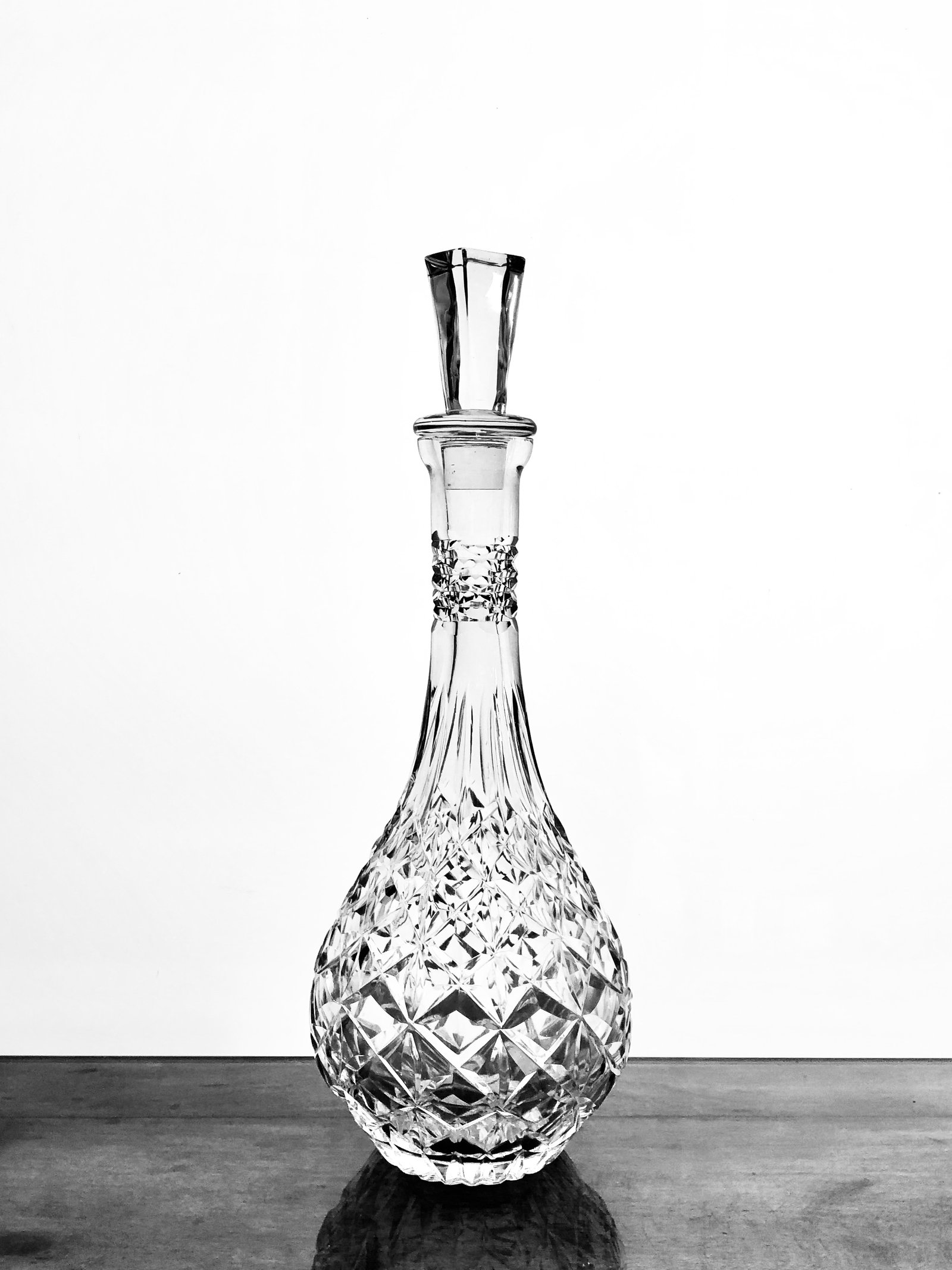 Elegant Ribbed Decanter
