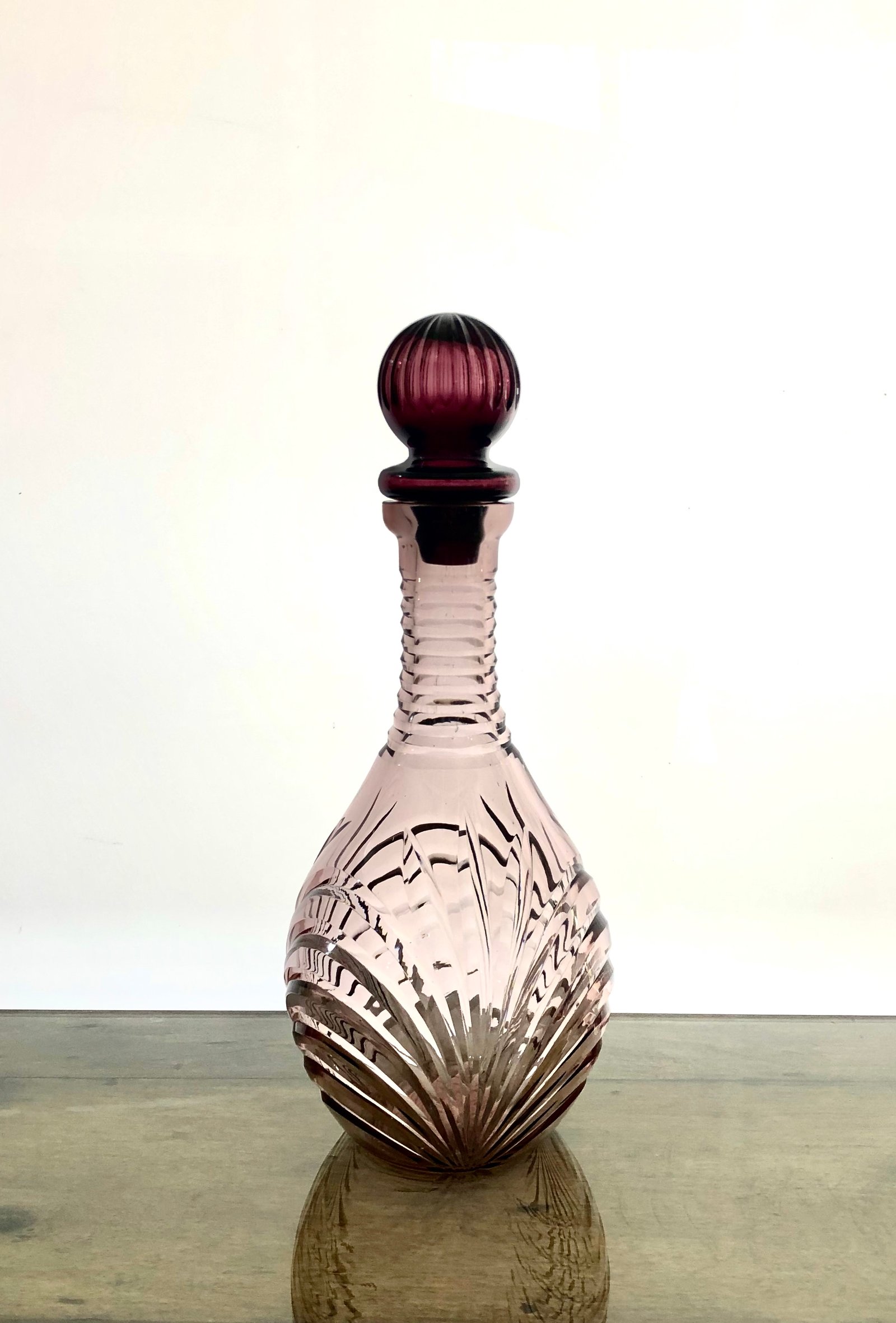 Elegant Ribbed Decanter